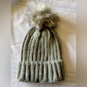 Cozy Gray Knit Beanie with Faux Fur Pom